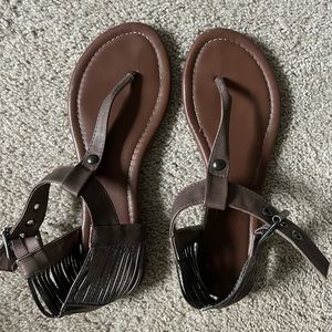 Women’s sandals, size 8